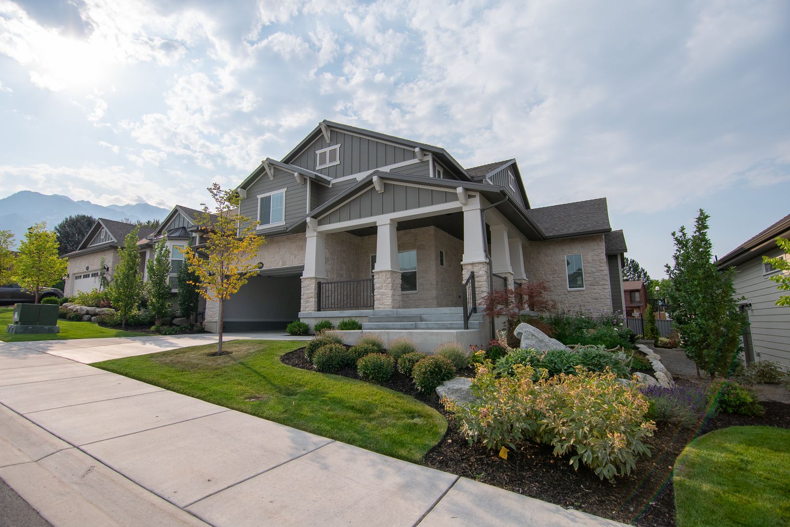 Gorgeous 2-Story Home In a Gated Community!