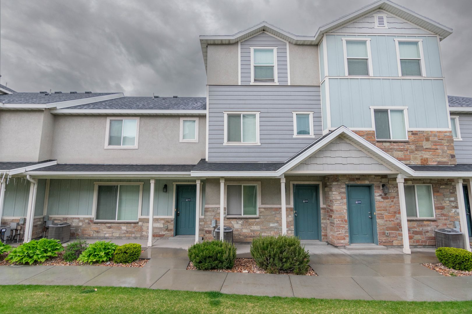 Vineyard Apartment: 255 North Mill Rd