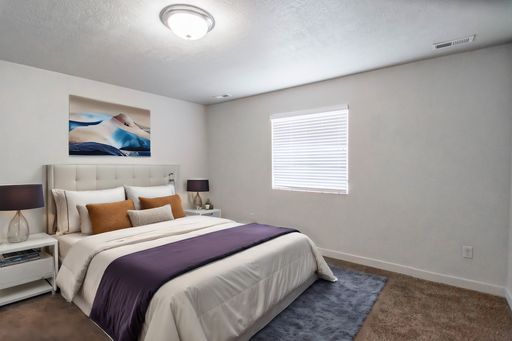 Charming 3-Story Townhomes in Edgewater in Vineyard