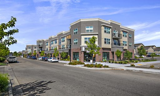 Spacious 2-Bed Apartment with Luxurious Amenities in Meridian!