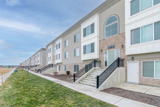 Gorgeous 2-Bed, 1-Bath Condos in Easton Park. Great Location and Amenities!