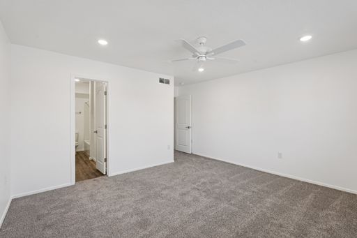 Beautiful, 3-Story Townhomes. Great Location and Amenities!