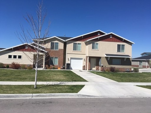Beautiful Townhouse In Pleasant Grove!