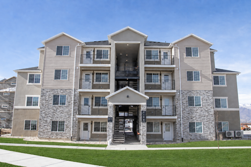 OPEN HOUSE | Brand New! 2-Bed 2-Bath Apartment in Heber | Old Mill Village