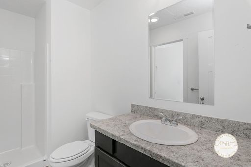 Gorgeous Townhomes in Entrata Farms of Meridian. Luxurious Amenities!