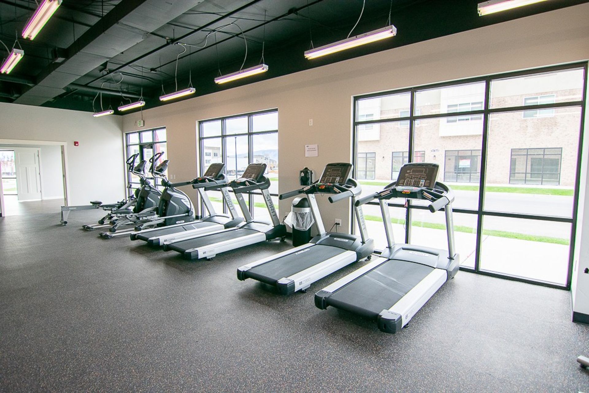 Spacious and Controlled Access Single-Car Garage in Easton Park in American Fork!