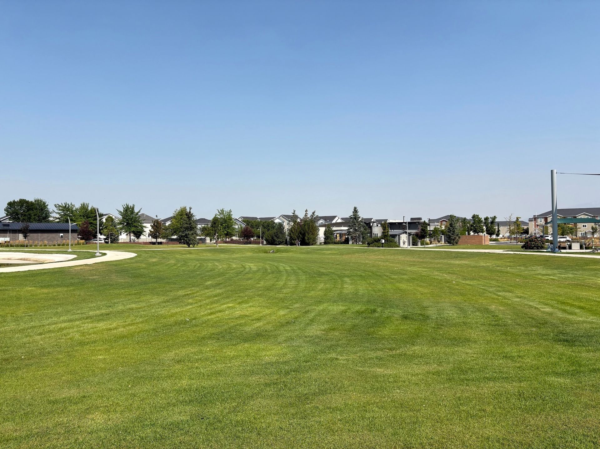 Spacious and Control Access Single-Car Garage in Tucker Row in Vineyard!