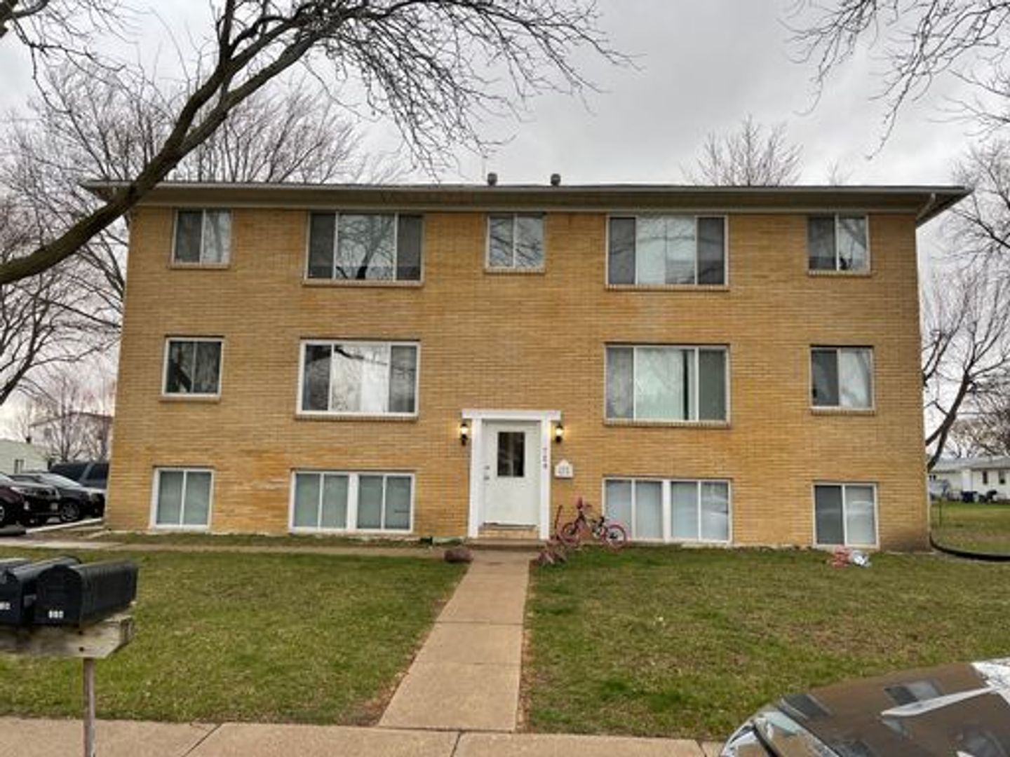 ELDRIDGE Apartment: 728 W DONAHUE ST