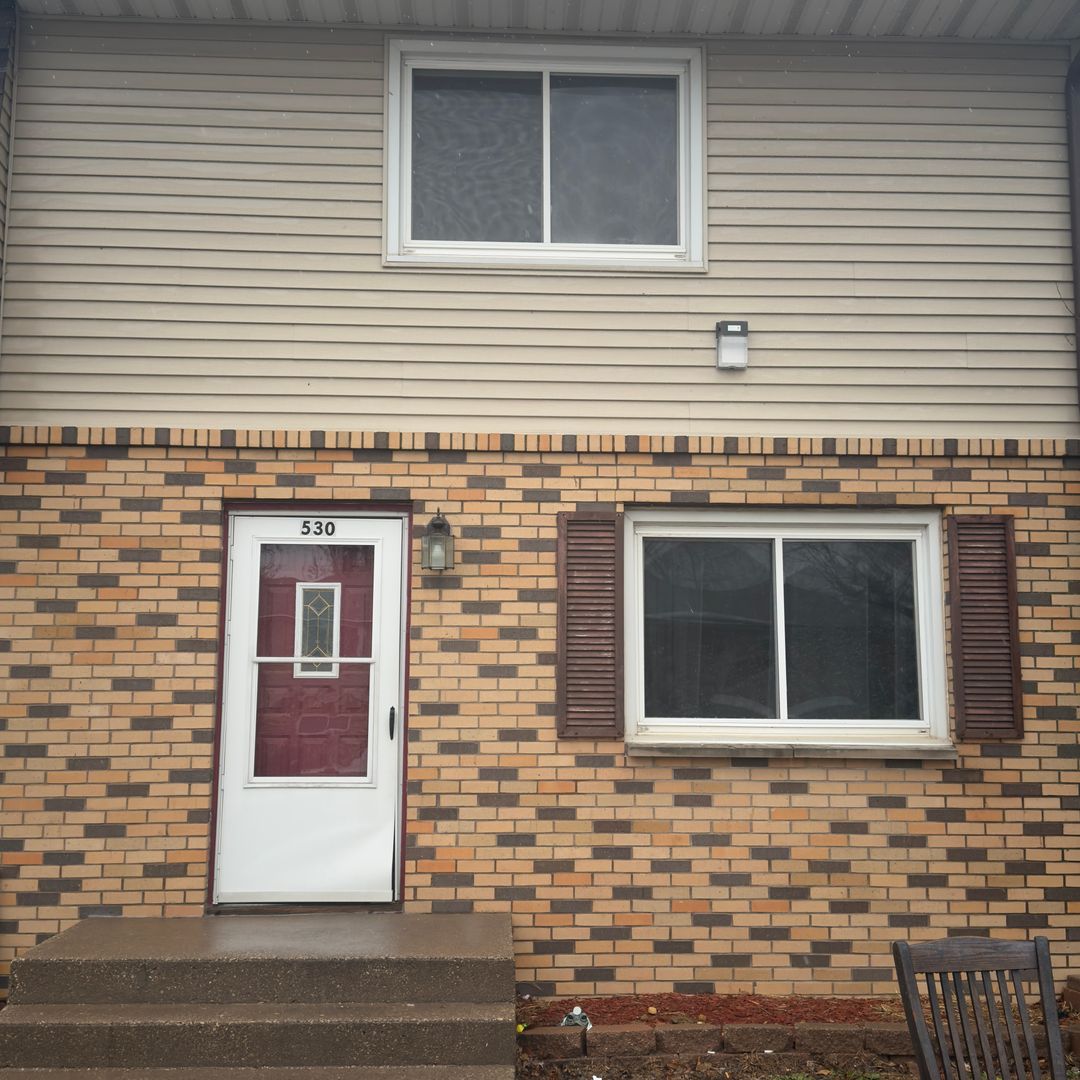 ELDRIDGE Apartment: S 1ST STREET