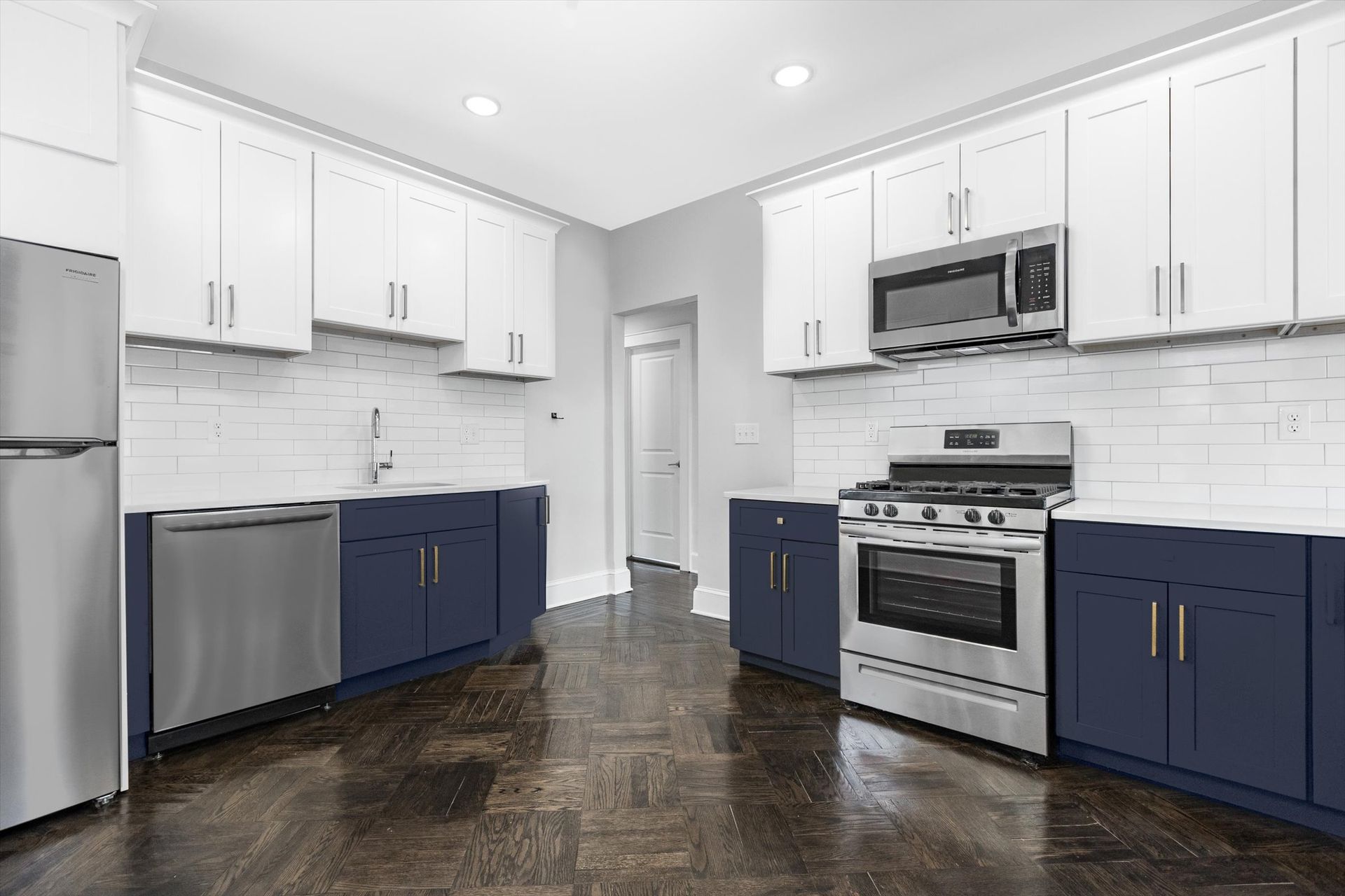 BLOOMFIELD Apartment: 25 WALDO AVENUE