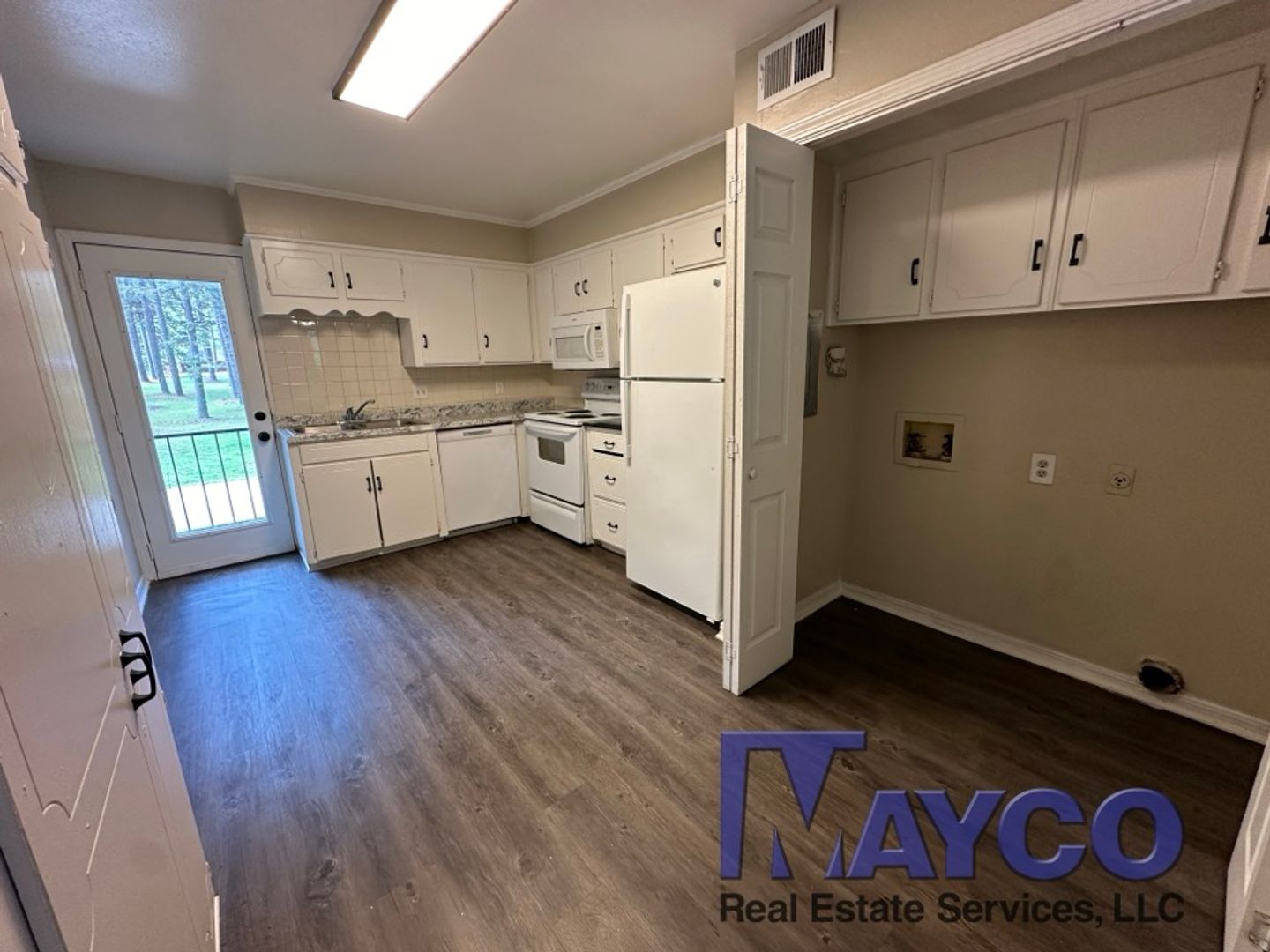 Shreveport Apartment: 1601 North Forty Loop