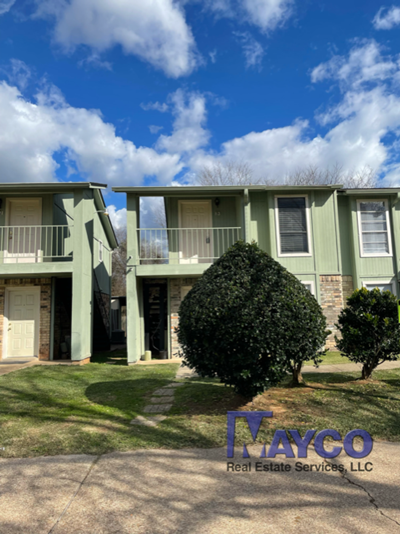 Bossier City House: 5705 E Texas St.