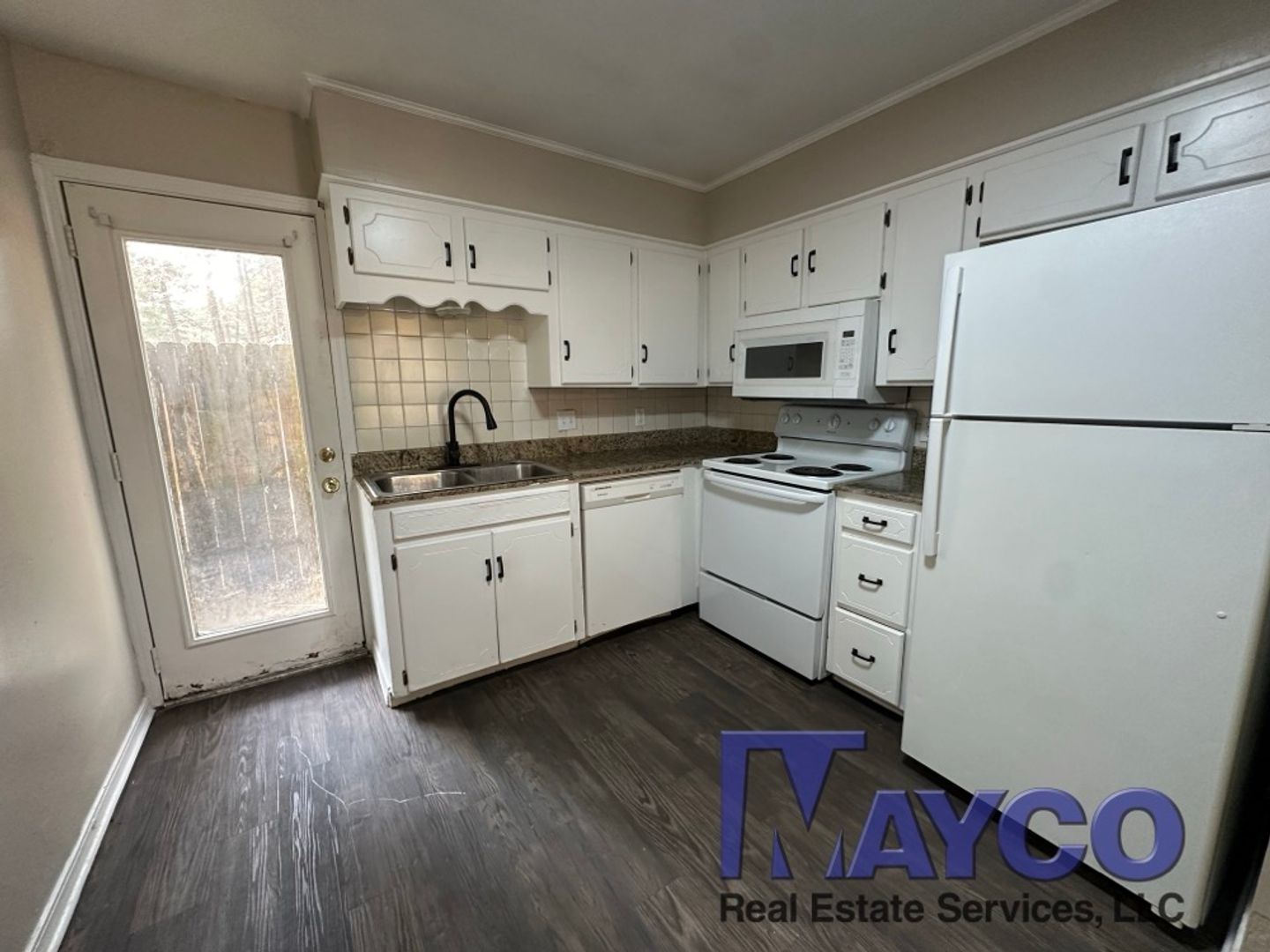 Shreveport Apartment: 1601 North Forty Loop