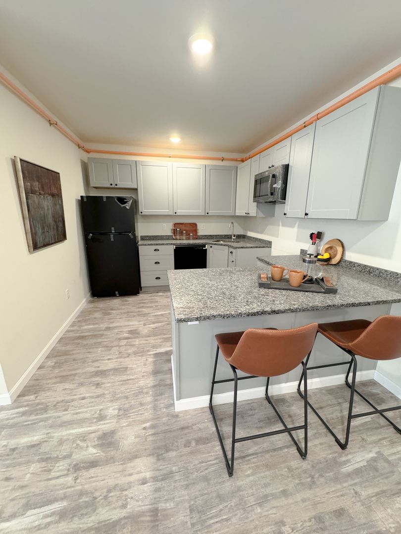 PAWTUCKET Apartment: 327 PINE ST