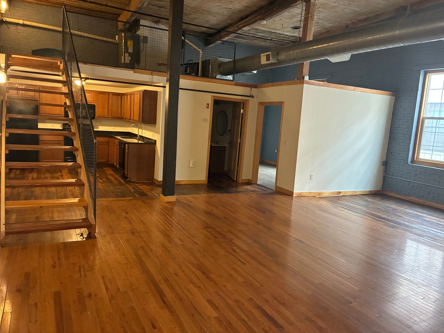 Pawtucket Apartment: 60 Dexter St