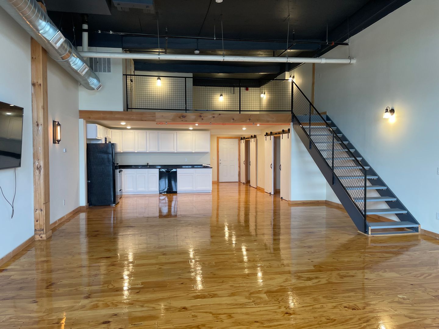 Pawtucket Apartment: 173 Weeden St