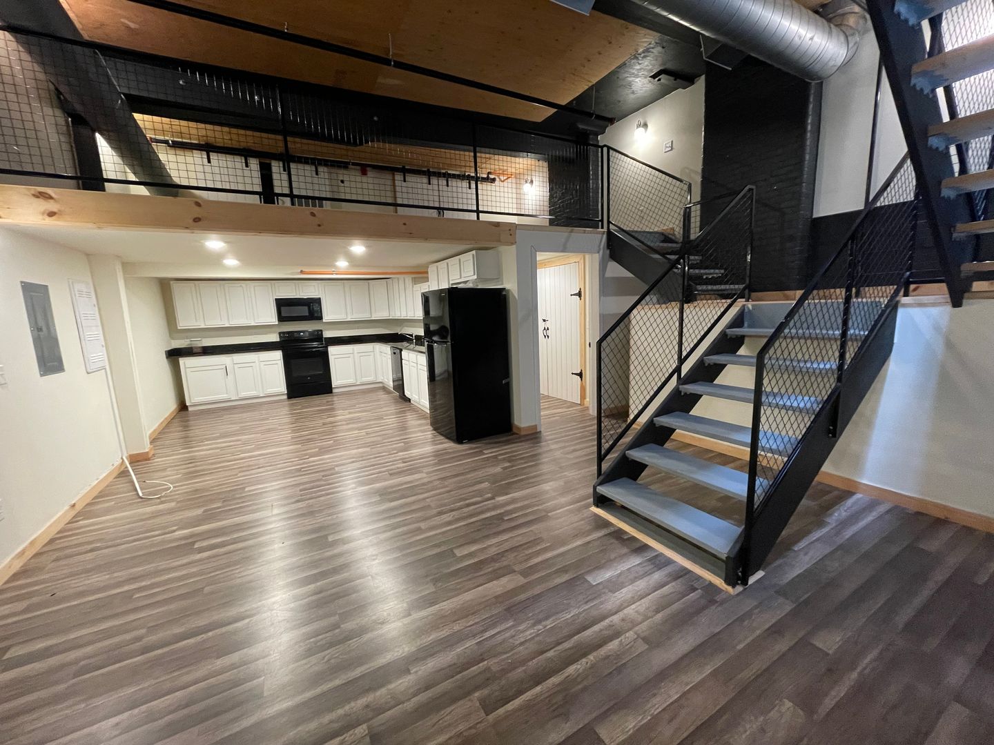 Pawtucket Apartment: 173 Weeden St