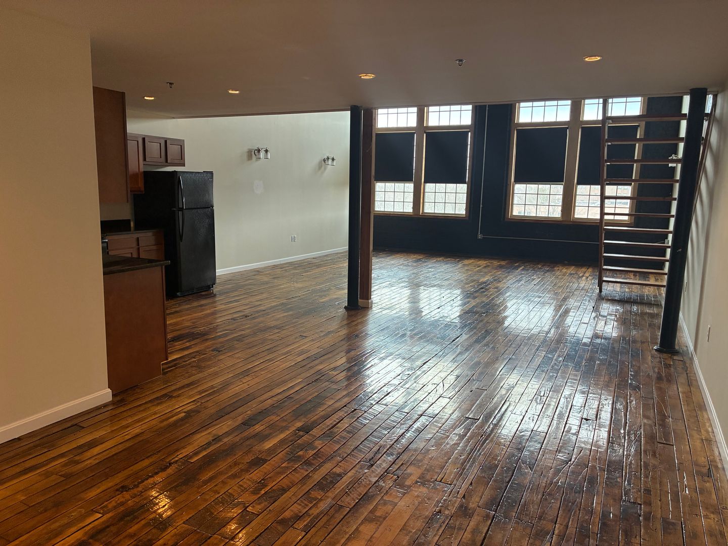 Pawtucket Apartment: 30 Beecher St