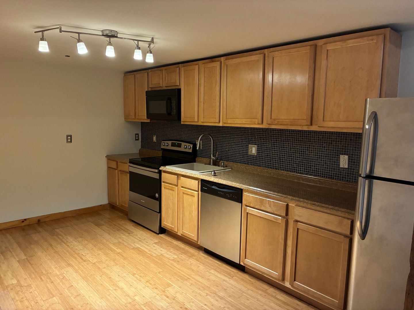 Pawtucket Apartment: 125 Goff Ave