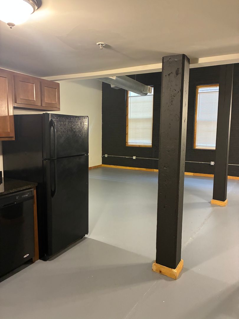 Pawtucket Apartment: 60 Dexter St