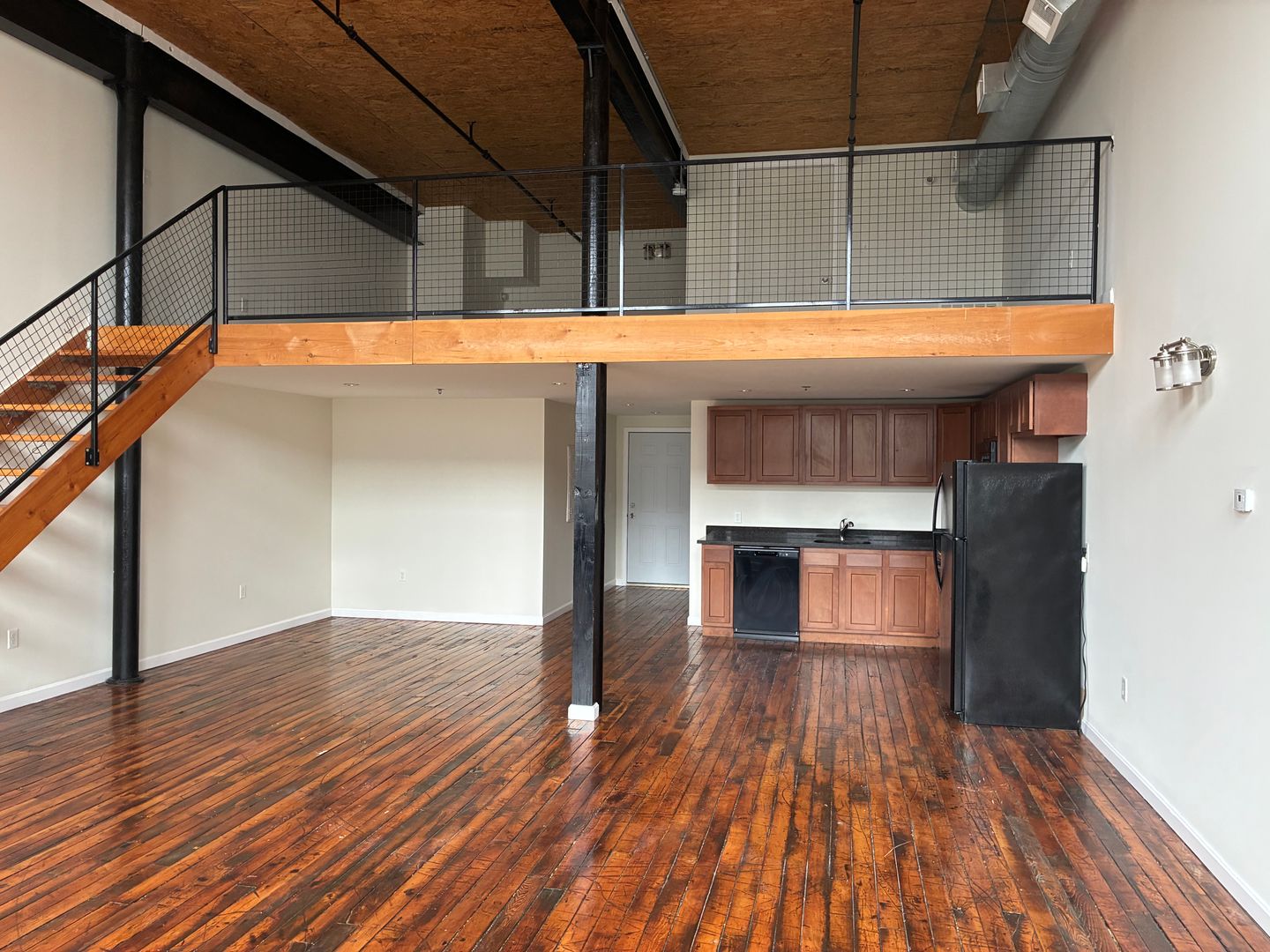 Pawtucket Apartment: 30 Beecher St