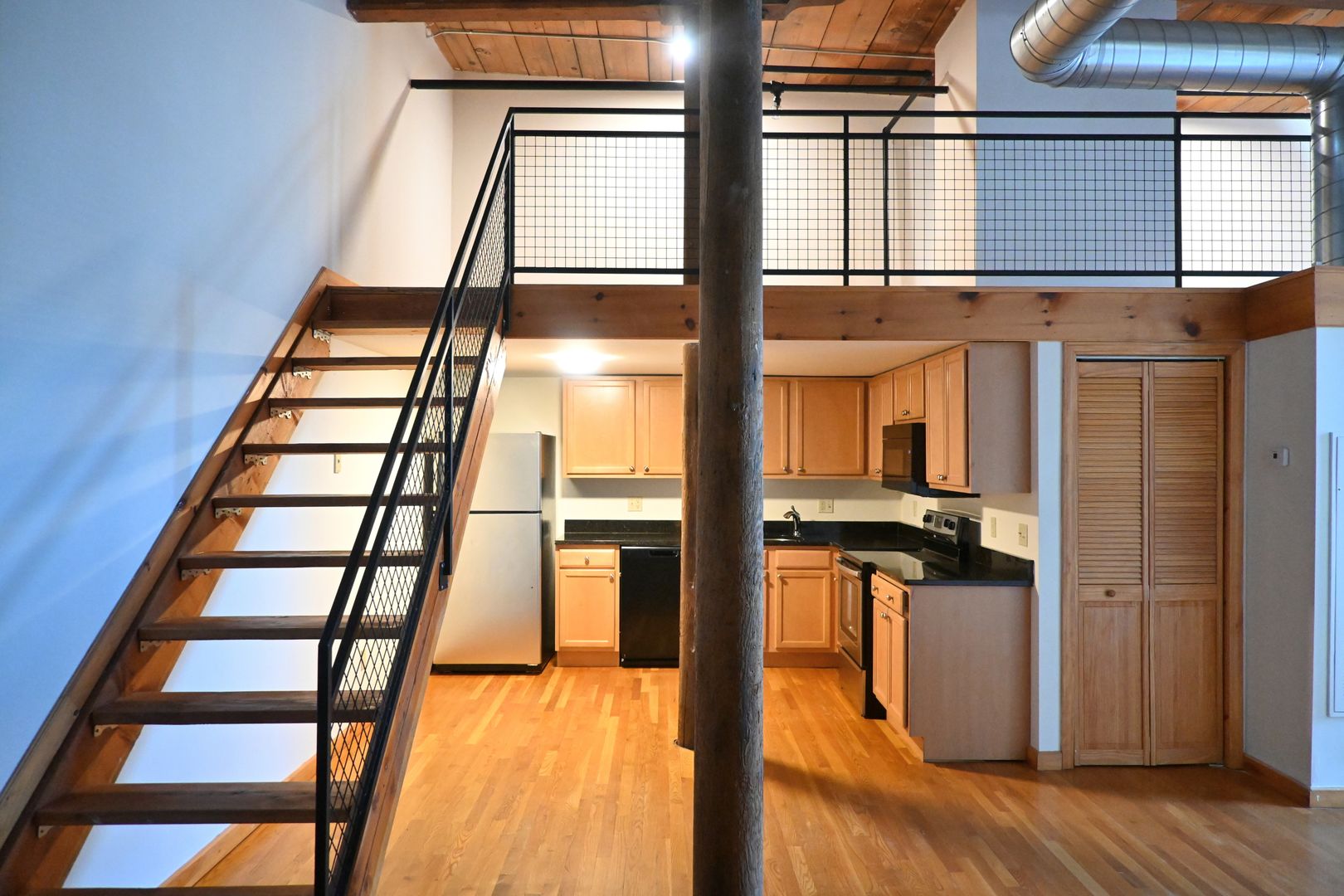 Pawtucket Apartment: 125 Goff Ave