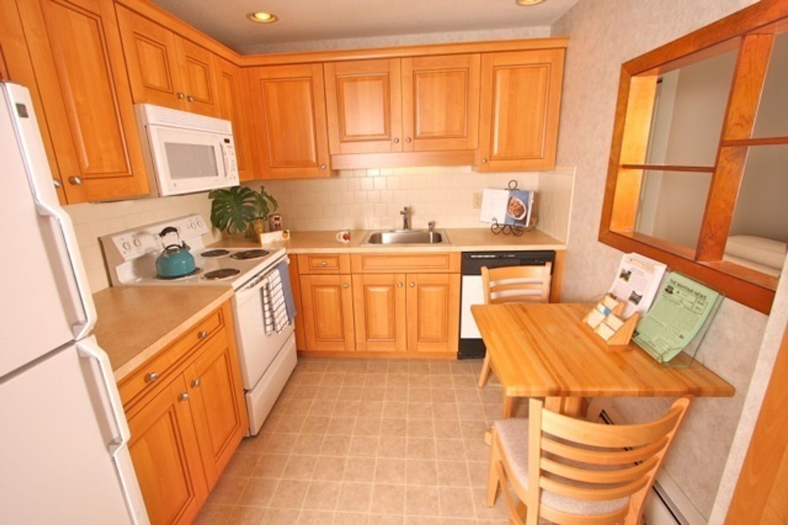 Foxboro Apartment: 171 Chestnut St.