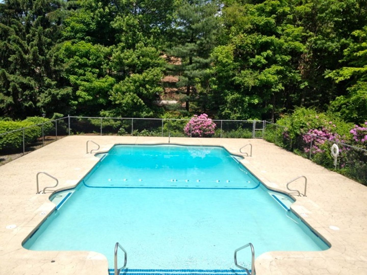 Foxboro Apartment: 171 Chestnut St.