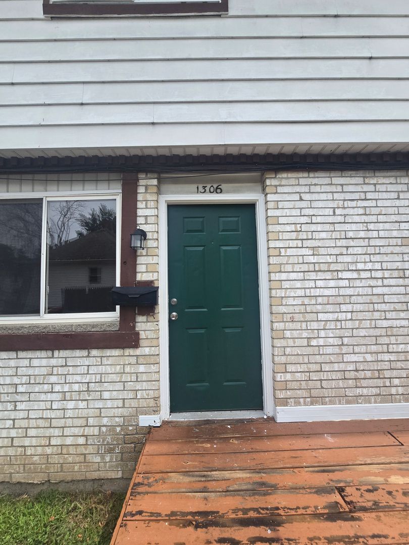 Saginaw Apartment: 1304 Braley