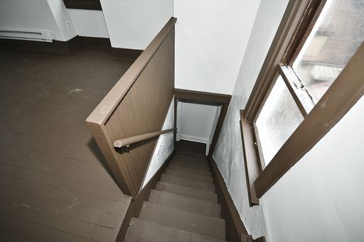 Listing photo thumbnail