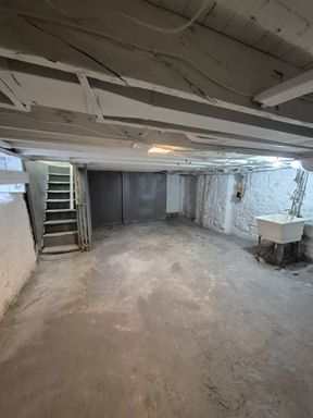 Listing photo thumbnail