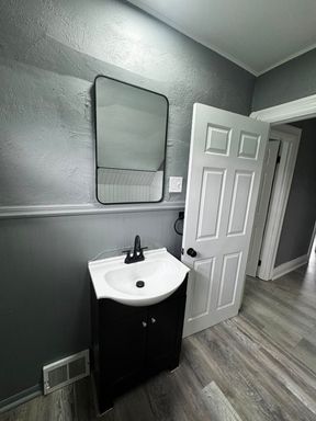 Listing photo thumbnail
