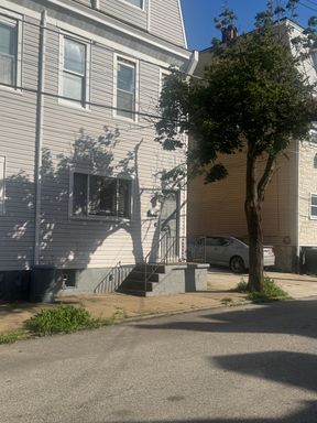 Super Spacious 3BR Townhome in Pittsburgh – photo 1