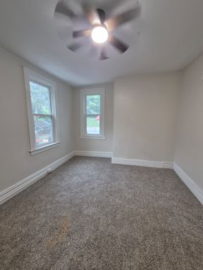Listing photo thumbnail