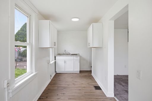 Listing photo thumbnail
