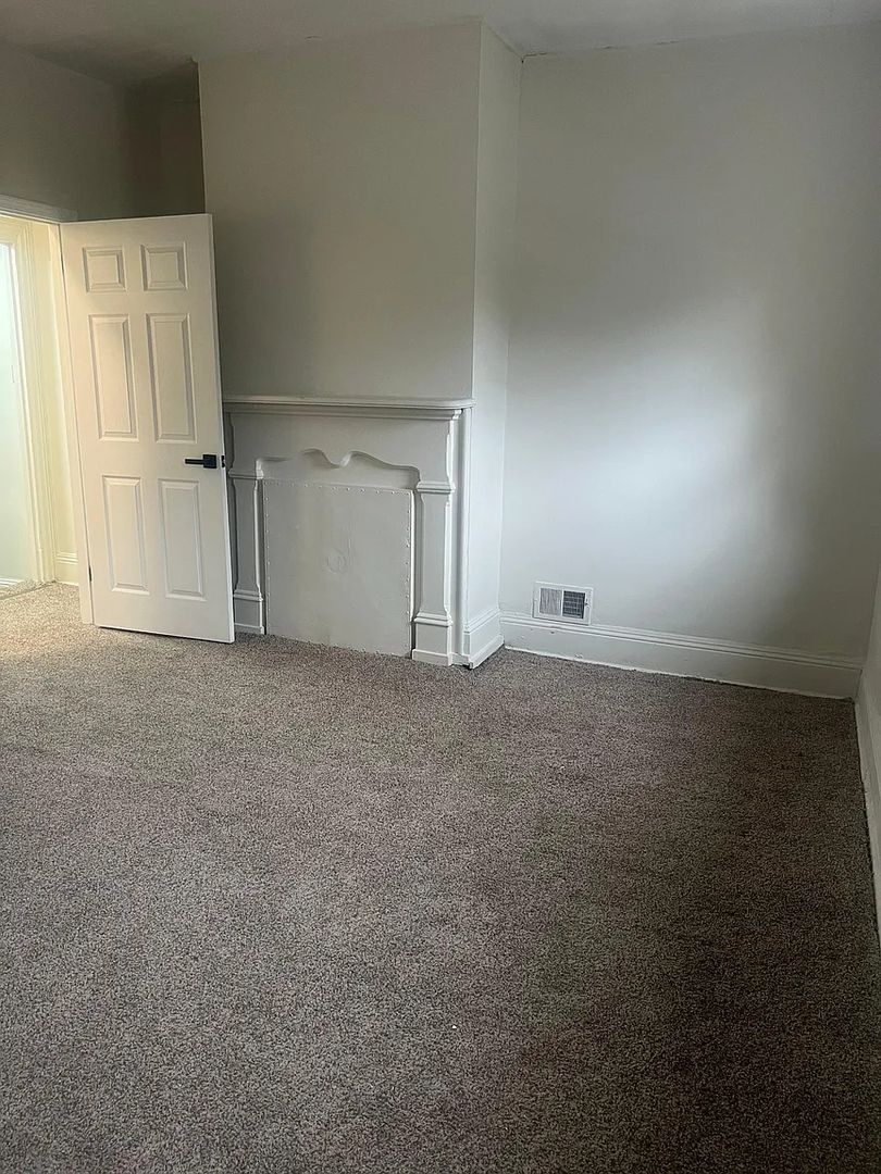 Pittsburgh House: 2917 Shadeland Ave