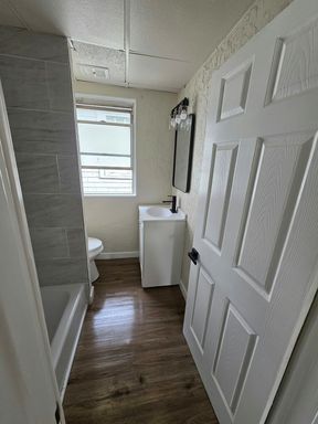 Listing photo thumbnail