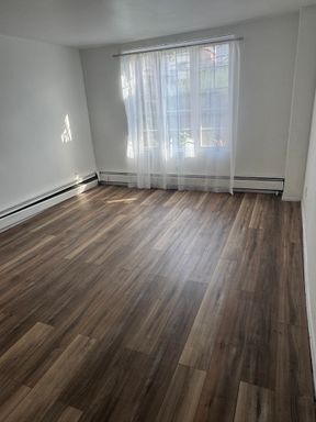Listing photo thumbnail