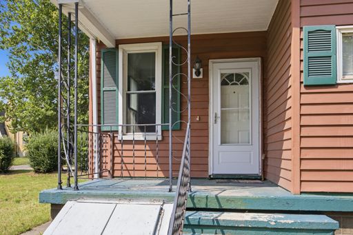 Listing photo thumbnail