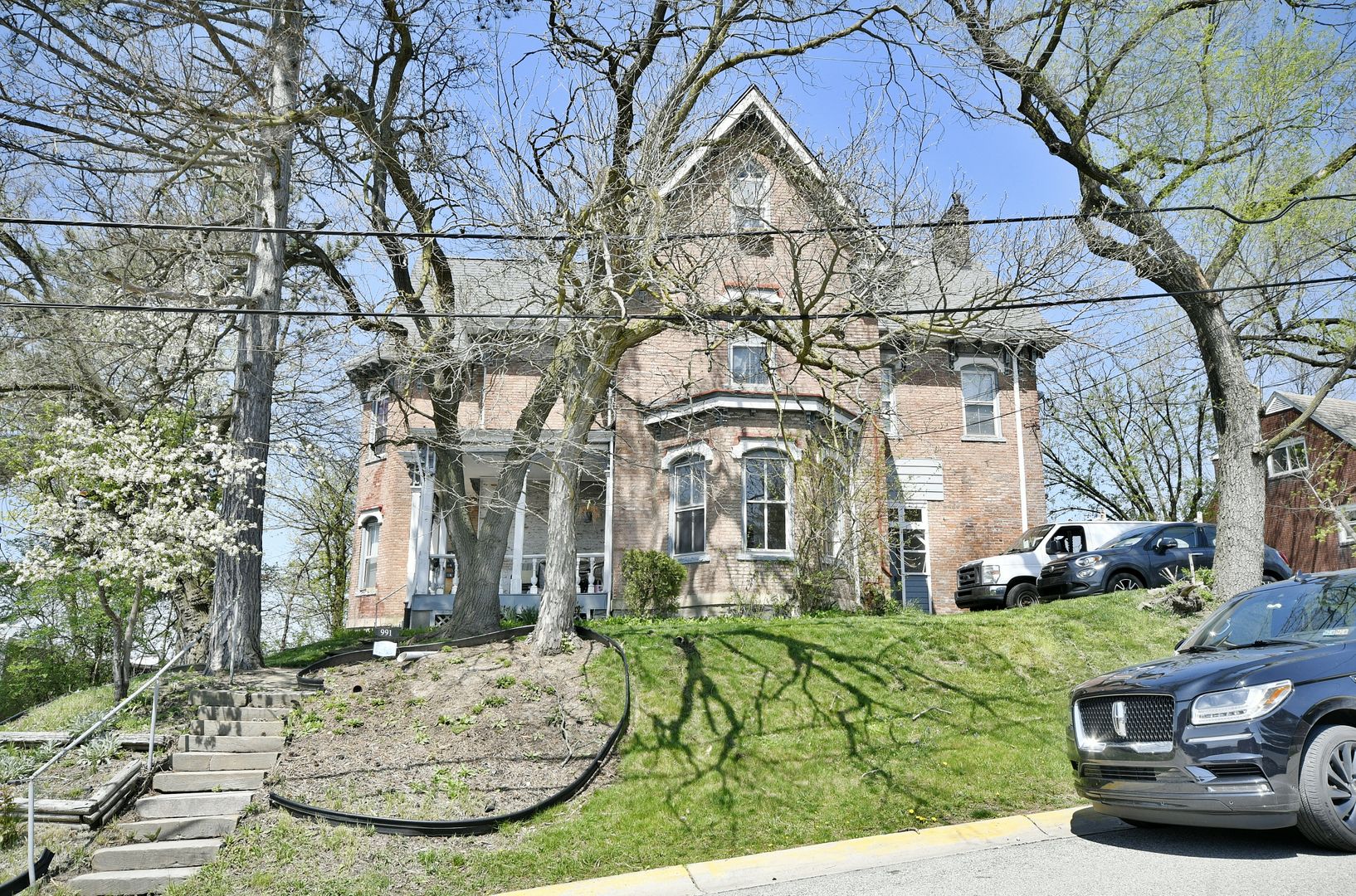 Pittsburgh Apartment: 991 Leon Road