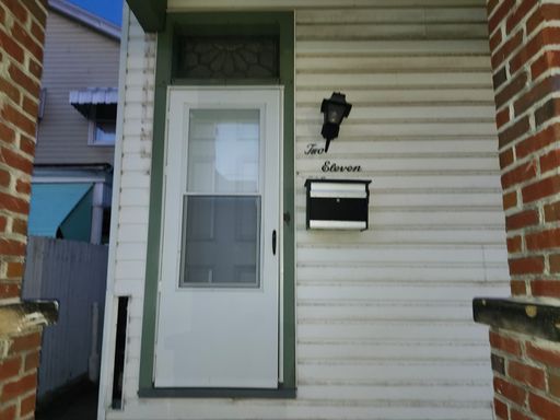 Listing photo thumbnail