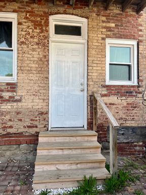 Listing photo thumbnail