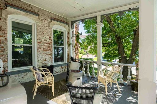 Listing photo thumbnail