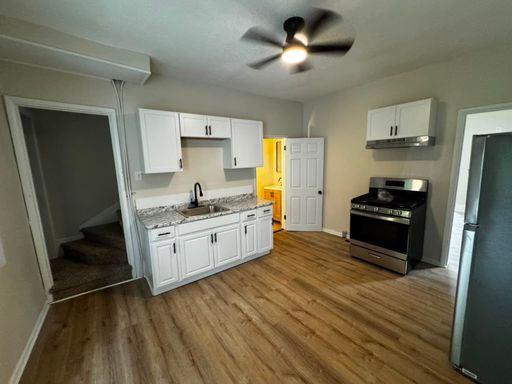 Listing photo thumbnail