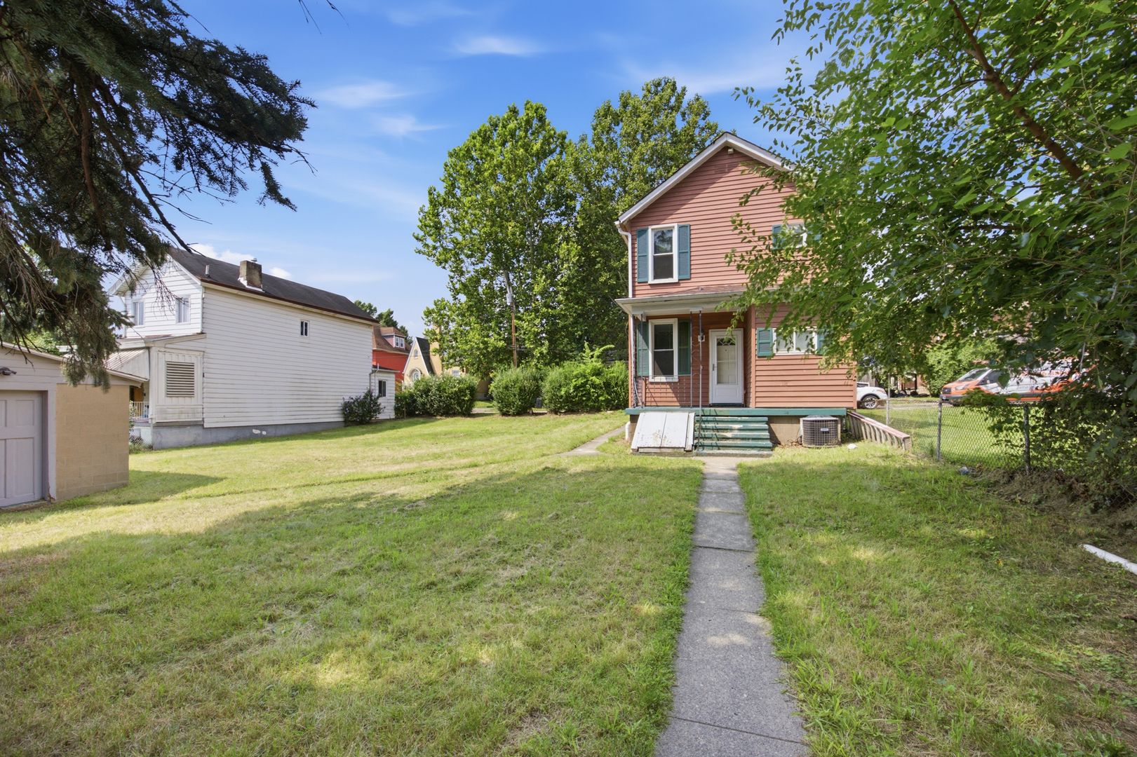 Duquesne House: 827 Hinnerman Street