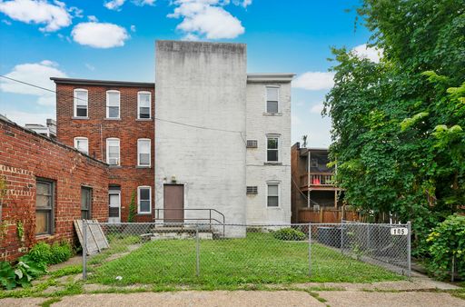 Listing photo thumbnail