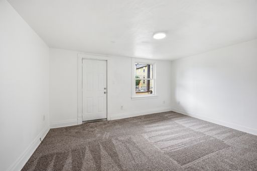 Listing photo thumbnail
