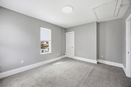 Listing photo thumbnail