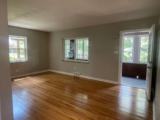 Listing photo thumbnail