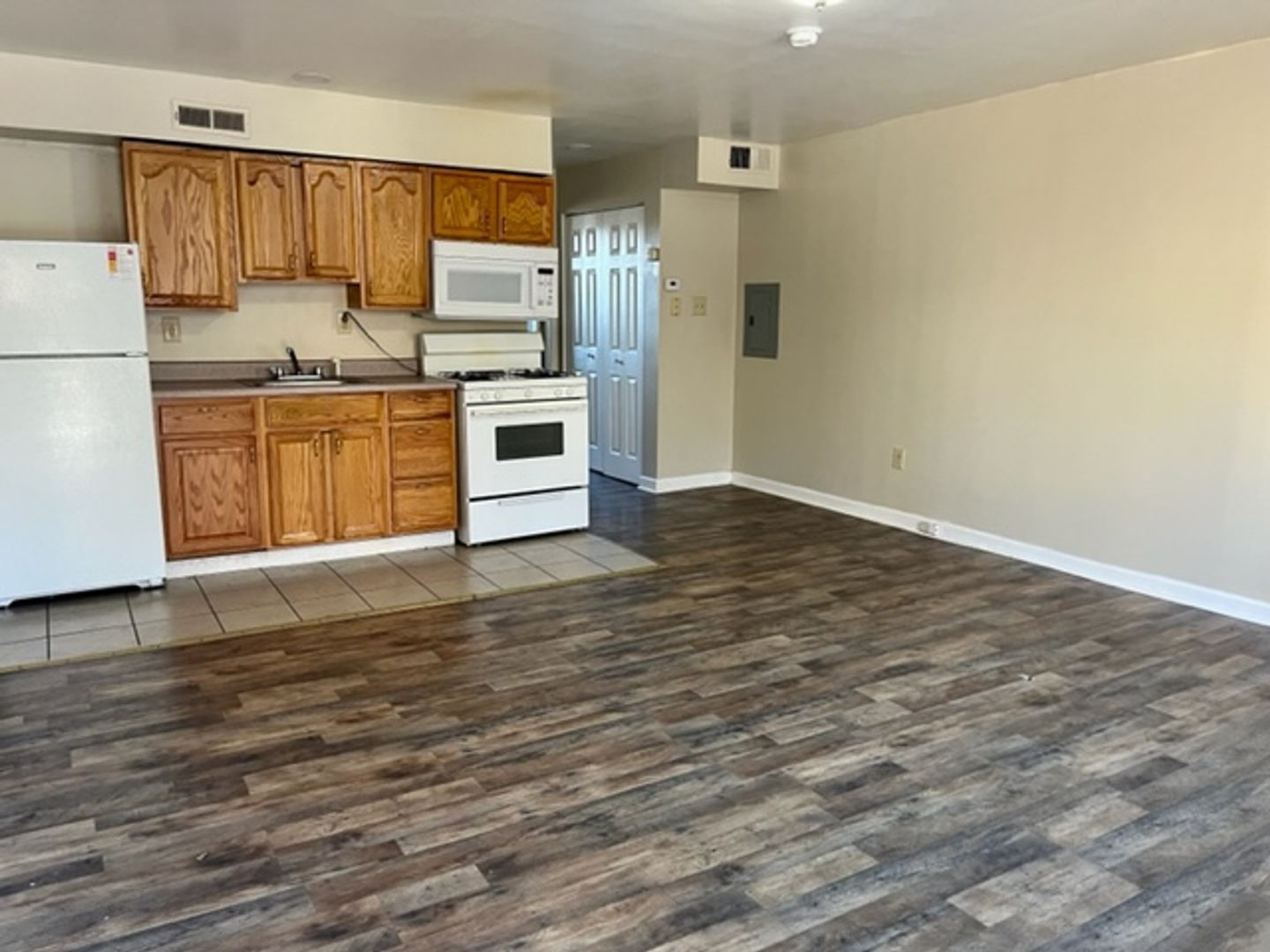 McKeesport Apartment: 1100 Oneil Boulevard